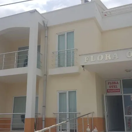 Hotel Flora Apart *